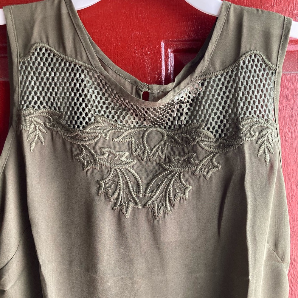 Stylish top - Picture 2 of 4